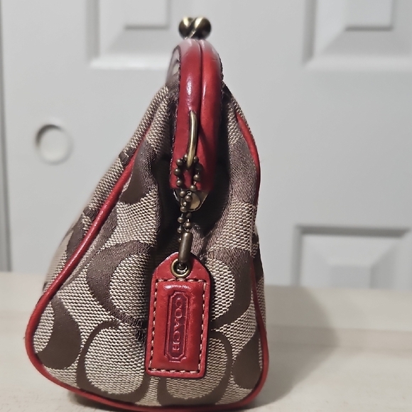 Coach EUC Legacy Lining Kisslock Clutch/wrislet - Picture 2 of 9